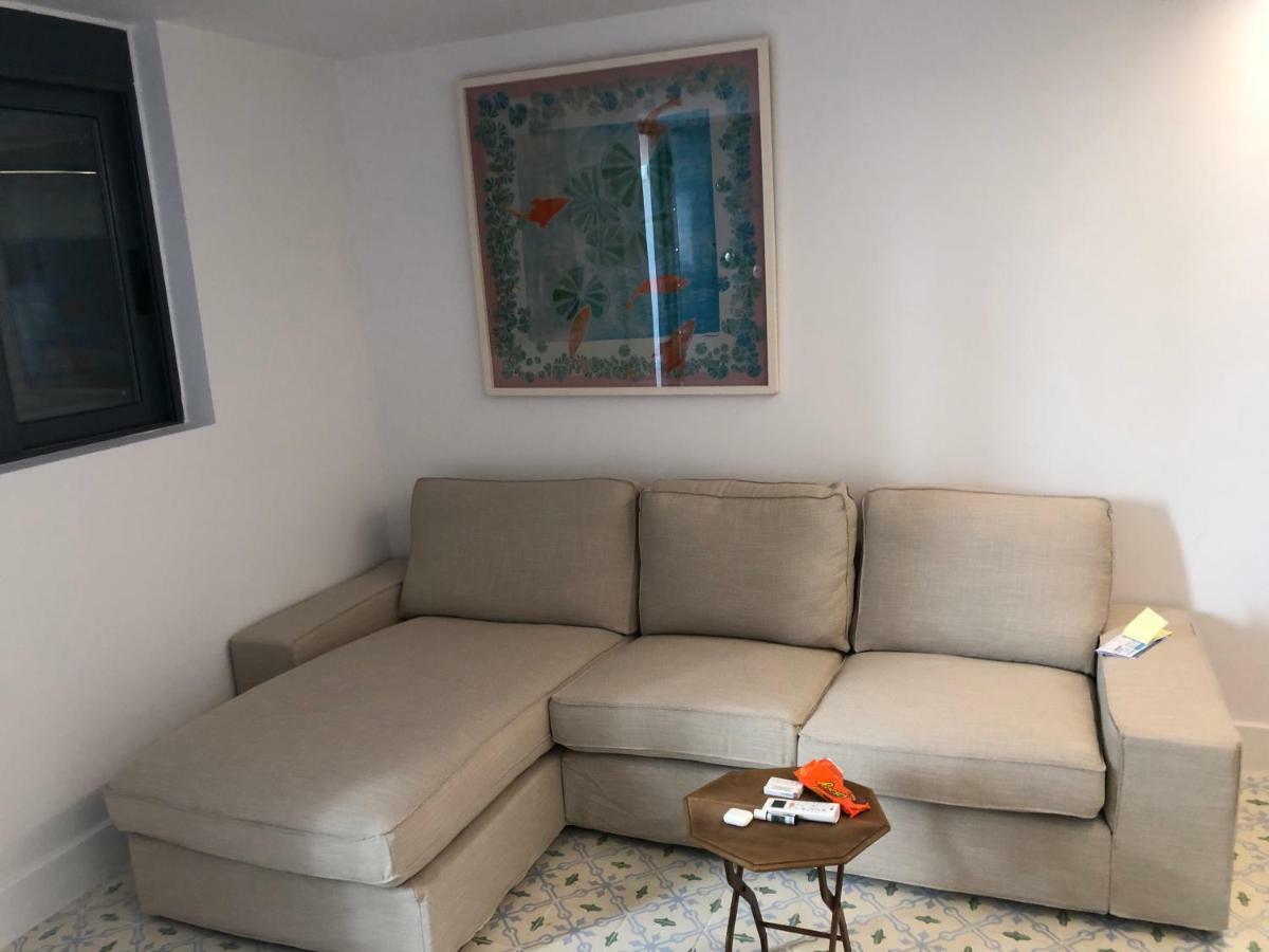 Athos 18 Kolonaki Square Central!!! *